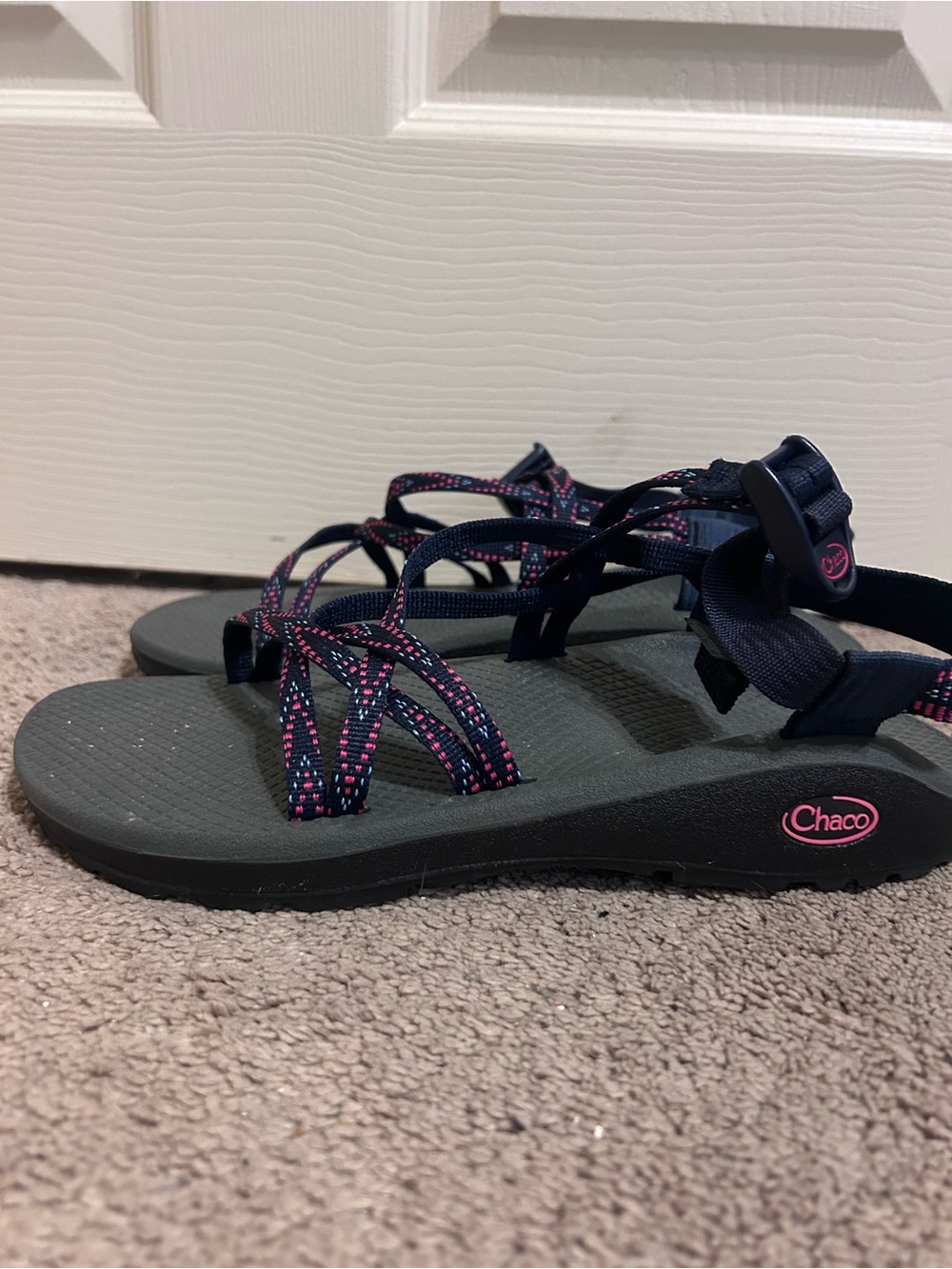 Chaco Women’s Navy Strappy Sport Sandals - Pink Accent, size 10